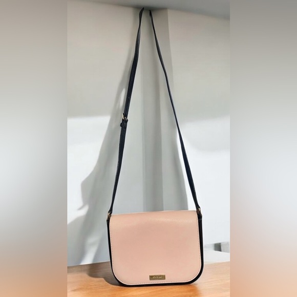 kate spade Handbags - Kate Spade New York Laurel Way Large Carsen Shoulder Bag Elegant Bag!!